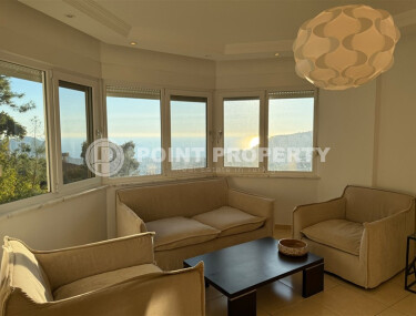 Spacious duplex 160 m² with sea view-id-8967-photo-1