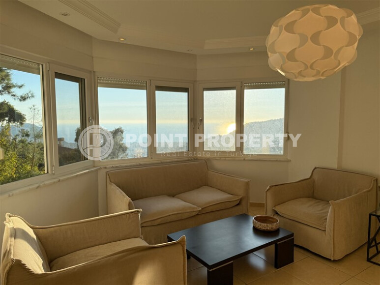 Spacious duplex 160 m² with sea view-id-8967-photo-1