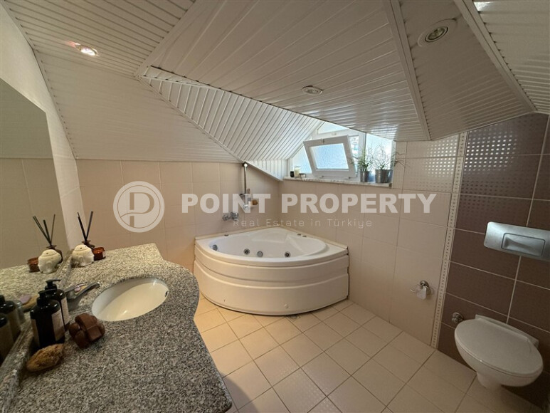 Просторный дуплекс 160 м² с видом на море-id-8967-фото-10