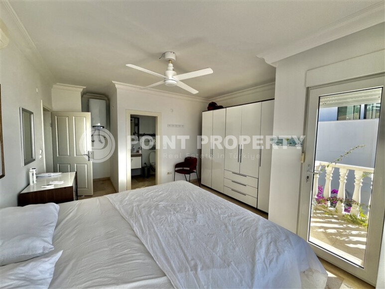 Villa 185 m² with sea views and a plot of 400 m², Bektas-id-8969-photo-9