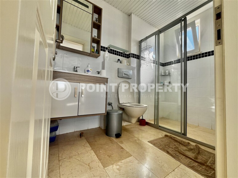 Villa 185 m² with sea views and a plot of 400 m², Bektas-id-8969-photo-15