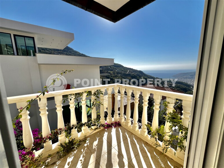 Villa 185 m² with sea views and a plot of 400 m², Bektas-id-8969-photo-18