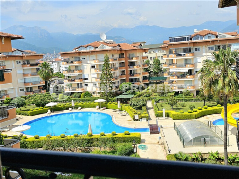 Двухуровневая квартира с хорошим ремонтом и современным дизайном на 4-м этаже с мансардой в 900 метрах от моря-id-4816-фото-21