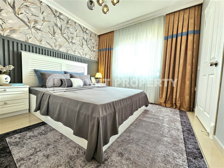 Двухуровневая квартира с хорошим ремонтом и современным дизайном на 4-м этаже с мансардой в 900 метрах от моря-id-4816-фото-11