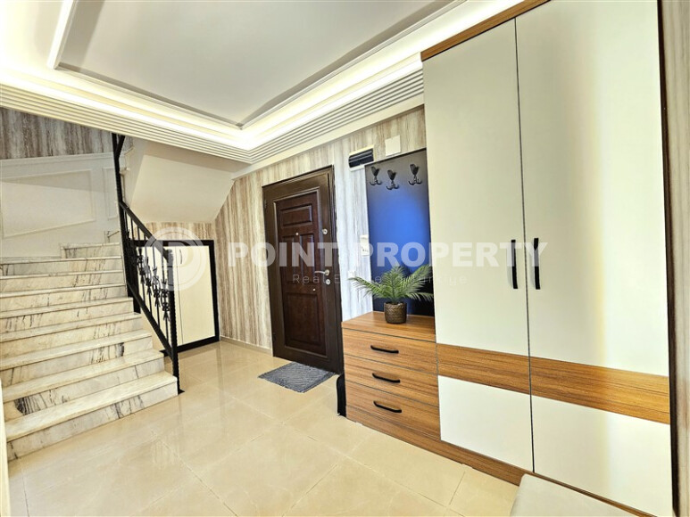 Двухуровневая квартира с хорошим ремонтом и современным дизайном на 4-м этаже с мансардой в 900 метрах от моря-id-4816-фото-9