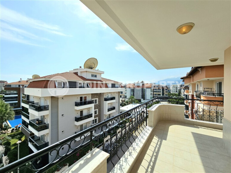 Двухуровневая квартира с хорошим ремонтом и современным дизайном на 4-м этаже с мансардой в 900 метрах от моря-id-4816-фото-19