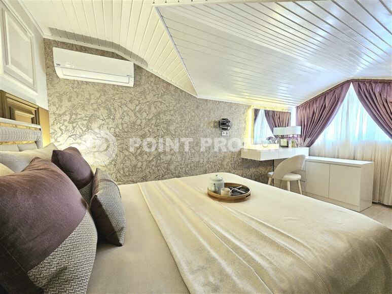 Двухуровневая квартира с хорошим ремонтом и современным дизайном на 4-м этаже с мансардой в 900 метрах от моря-id-4816-фото-12