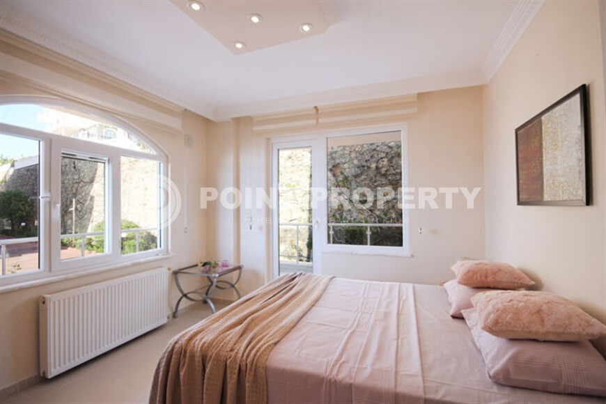 Квартира 135 м² с видом на море в районе Демирташ-id-8989-фото-8