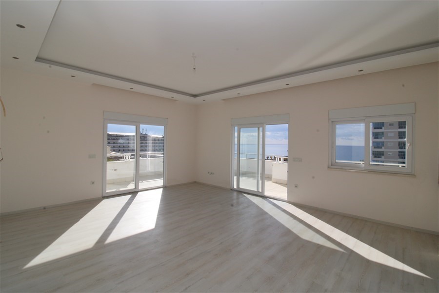 Duplex apartment 180 m² with sea view in Mahmutlar-id-8998-photo-2