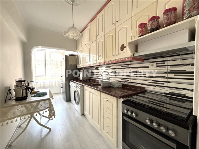 Spacious apartment 80 m² with separate kitchen in the center of Alanya-id-9054-photo-3