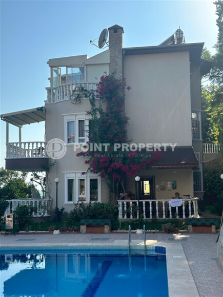 Триплекс - вилла 4+1 в шаговой доступности от моря в Кестеле-id-9055-фото-2