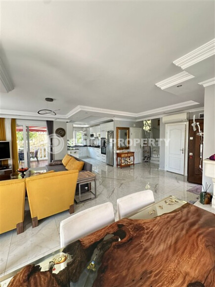 Триплекс - вилла 4+1 в шаговой доступности от моря в Кестеле-id-9055-фото-3