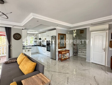 Триплекс - вилла 4+1 в шаговой доступности от моря в Кестеле-id-9055-фото-4