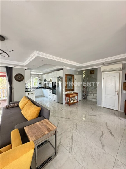 Триплекс - вилла 4+1 в шаговой доступности от моря в Кестеле-id-9055-фото-4