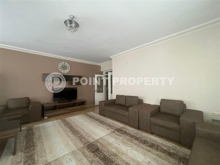 Spacious apartment 120 m² with separate kitchen in the center of Alanya-id-9082-photo-2