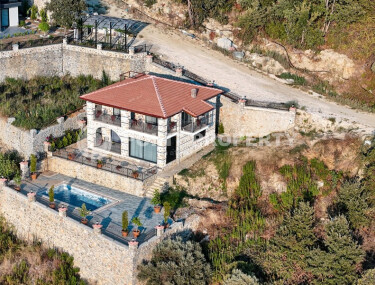 Stylish 200 m² villa with sea view in Kargicak-id-9083-photo-1