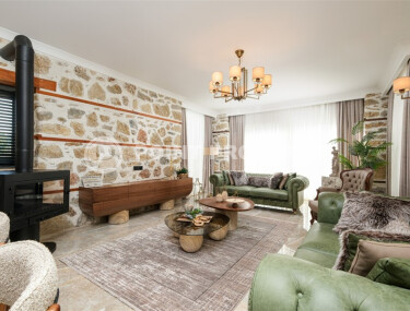 Stylish 200 m² villa with sea view in Kargicak-id-9083-photo-3