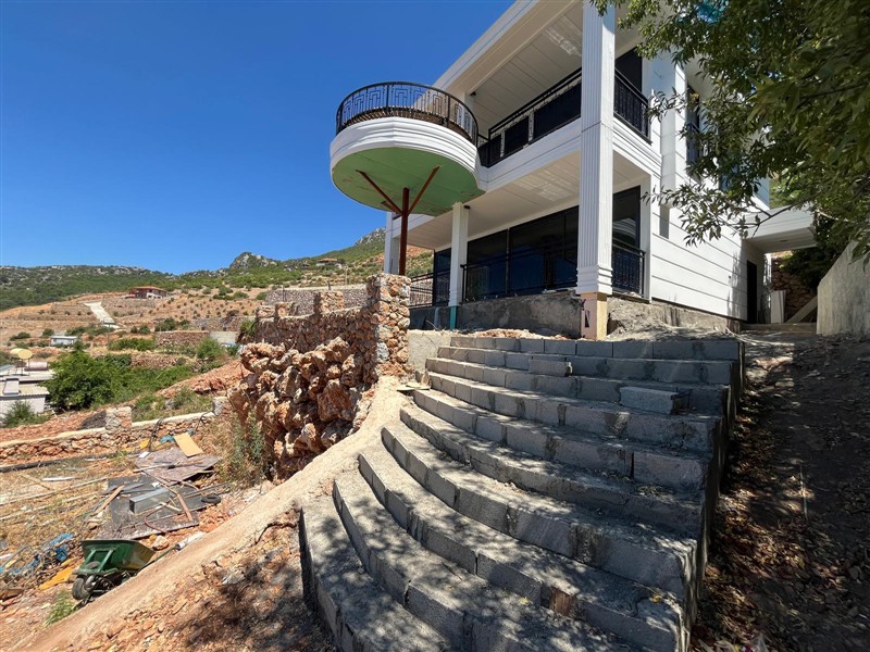 Duplex - 200 m² villa with stunning sea views in Gözükücüklu, Alanya-id-9089-photo-2