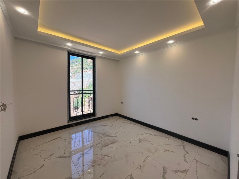 Duplex - 200 m² villa with stunning sea views in Gözükücüklu, Alanya-id-9089-photo-6