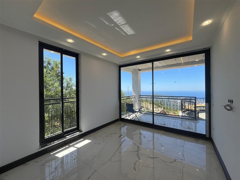 Duplex - 200 m² villa with stunning sea views in Gözükücüklu, Alanya-id-9089-photo-8