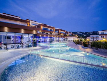 Solid 2+1 apartment in an elite project in the Kargicak district-id-9170-photo-1