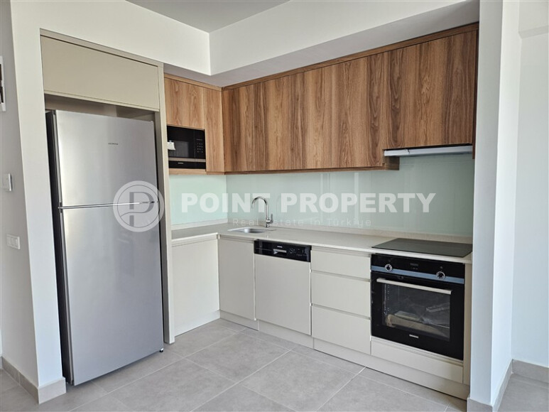 Новая квартира с красивым видом на горы и море с современным ремонтом-id-9231-фото-3