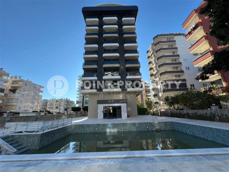 1+1 apartment in the very center of Mahmutlar near the famous clock-id-9235-photo-1