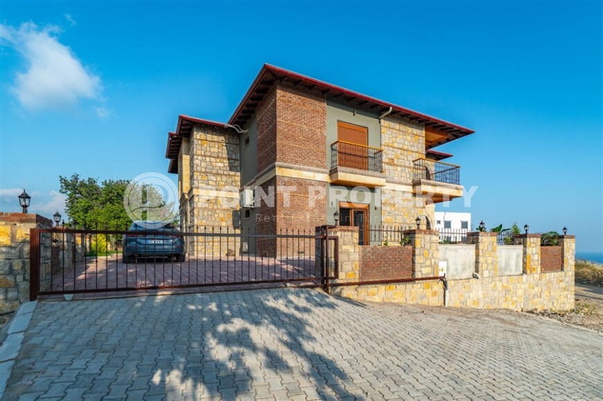 Шикарная вилла вблизи моря с возможностью получения гражданства Турции-id-9241-фото-3