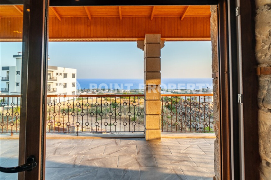 Шикарная вилла вблизи моря с возможностью получения гражданства Турции-id-9241-фото-19