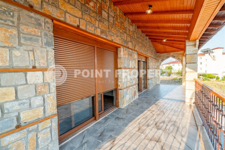 Шикарная вилла вблизи моря с возможностью получения гражданства Турции-id-9241-фото-20