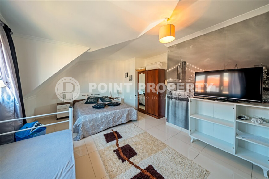 Светлый и просторный дуплекс 130 м² в 100 метрах от моря в районе Кестель-id-9251-фото-7