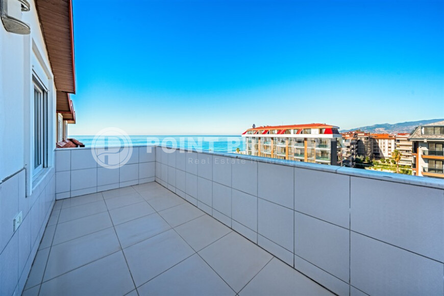 Светлый и просторный дуплекс 130 м² в 100 метрах от моря в районе Кестель-id-9251-фото-17