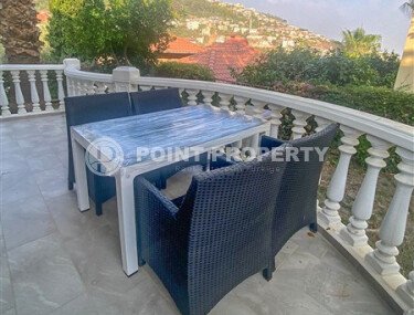 Прекрасная вилла с садом 150 м² в районе Тепе-id-9285-фото-3