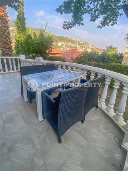 Прекрасная вилла с садом 150 м² в районе Тепе-id-9285-фото-3