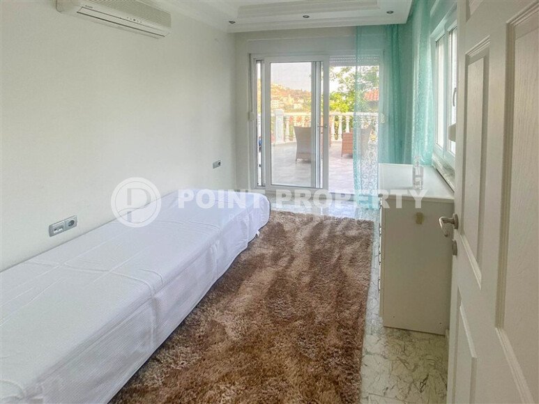 Прекрасная вилла с садом 150 м² в районе Тепе-id-9285-фото-4