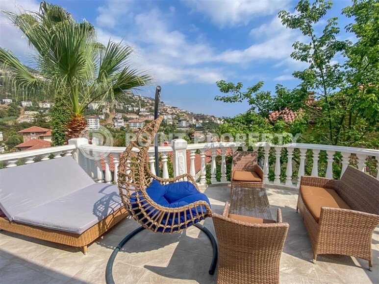 Прекрасная вилла с садом 150 м² в районе Тепе-id-9285-фото-8