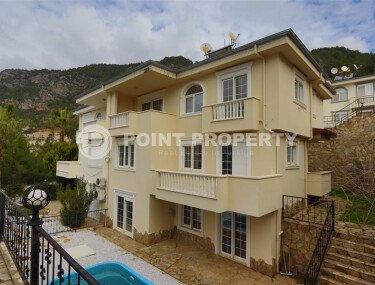 Просторная триплекс-вилла 220 м² в комплексе вилл в районе Бекташ, Аланья-id-9286-фото-1