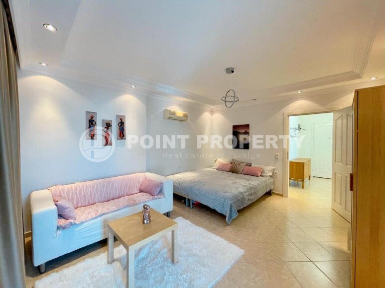 Spacious apartment 115 m² in the center of Alanya with sea view and residence permit-id-9052-photo-10