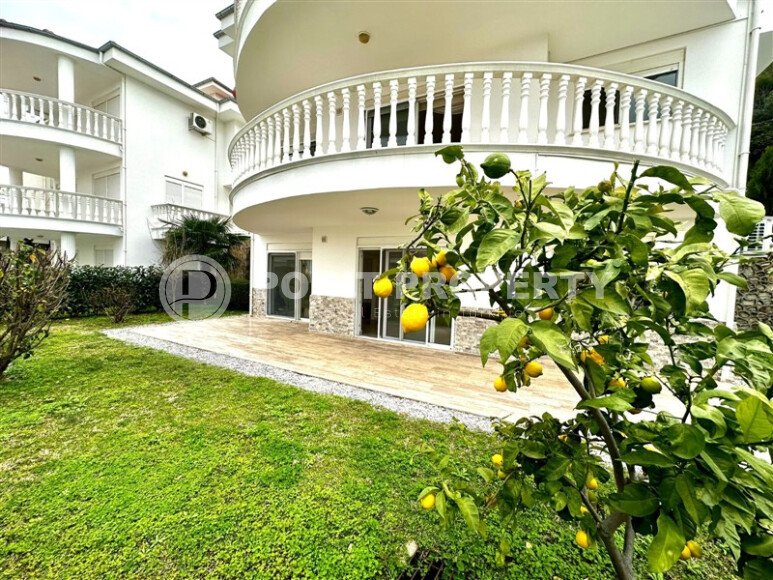 Villa 290 m² in Kargicak with panoramic view-id-9298-photo-1