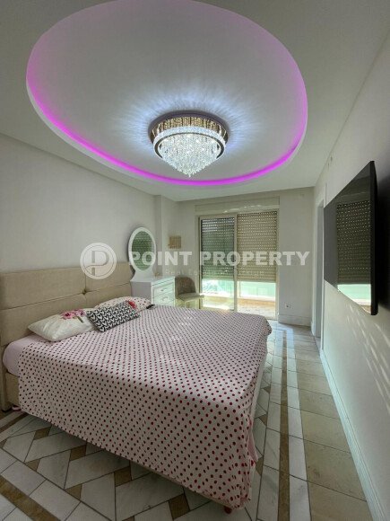 Bright, cozy 2+1 apartment 50 meters from the luxurious Cleopatra Beach, in the center of Alanya-id-7622-photo-3