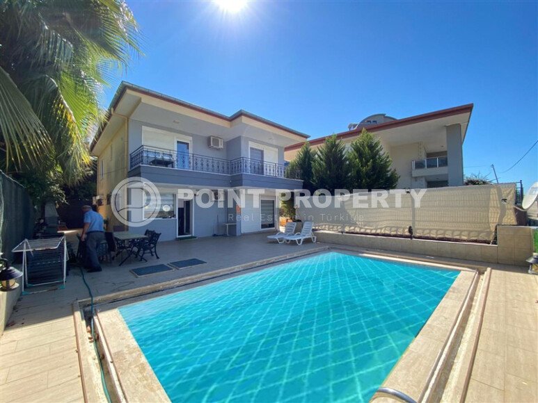 Duplex villa 4+2, 220 m² in Kargicak with the possibility of obtaining citizenship-id-9356-photo-1