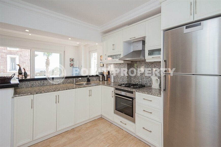 Потрясающая вилла 179 м², в комплексе вилл в центре Аланьи - Тепе-id-9361-фото-3