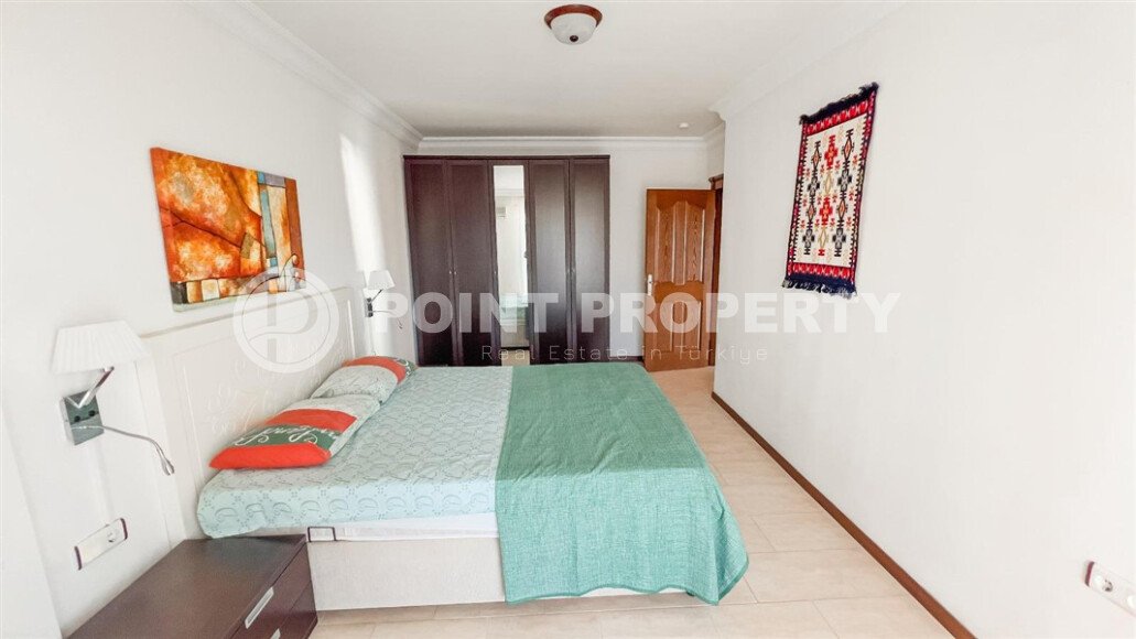 View apartment 140 m² in Mahmutlar area, first coastline-id-9384-photo-9