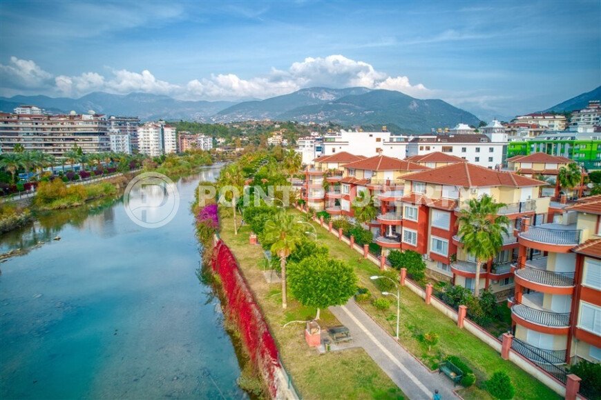 Two-level apartment 240 m² in the Kestel area, next to the river-id-9385-photo-2