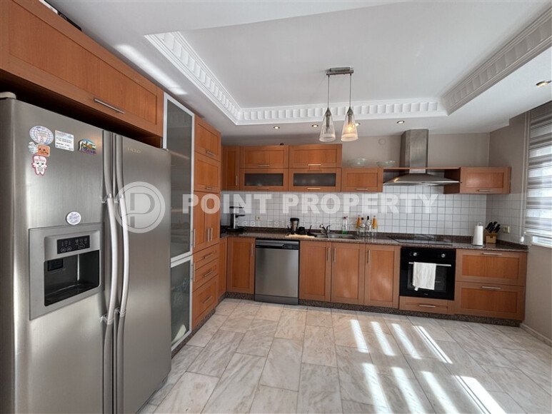 Two-level apartment 240 m² in the Kestel area, next to the river-id-9385-photo-3