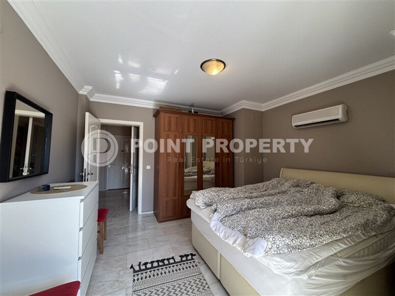 Two-level apartment 240 m² in the Kestel area, next to the river-id-9385-photo-9