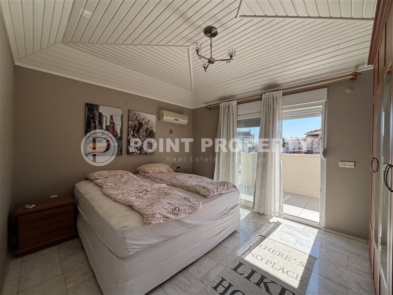 Two-level apartment 240 m² in the Kestel area, next to the river-id-9385-photo-10