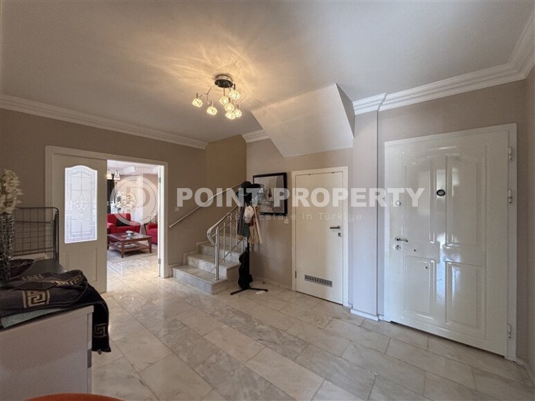 Two-level apartment 240 m² in the Kestel area, next to the river-id-9385-photo-11