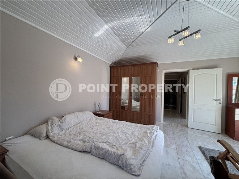 Two-level apartment 240 m² in the Kestel area, next to the river-id-9385-photo-13