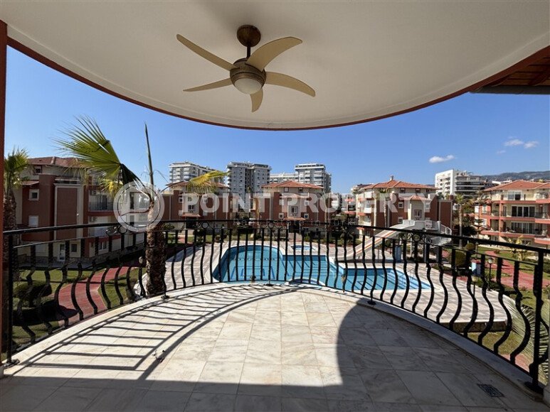 Two-level apartment 240 m² in the Kestel area, next to the river-id-9385-photo-21